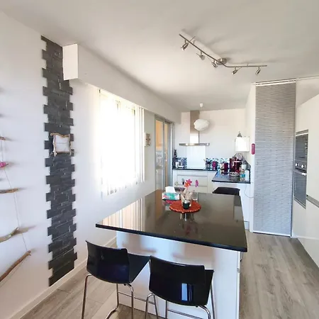 Spacious Near The Sea Apartment Ajaccio (Corsica)